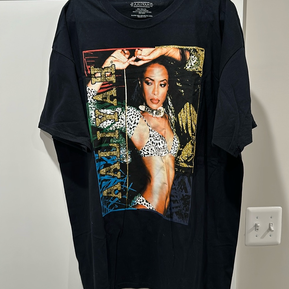 Aaliyah Graphic Tee Black XL